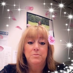 Meet your Posher, Debbie